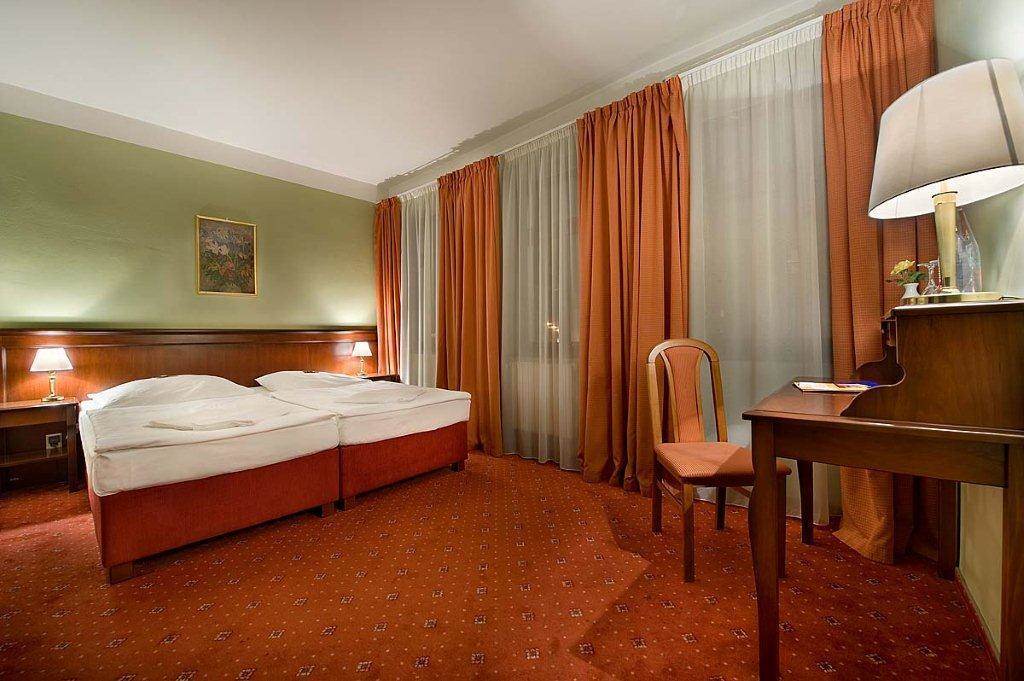 Hotel Dalimil Prága Kültér fotó